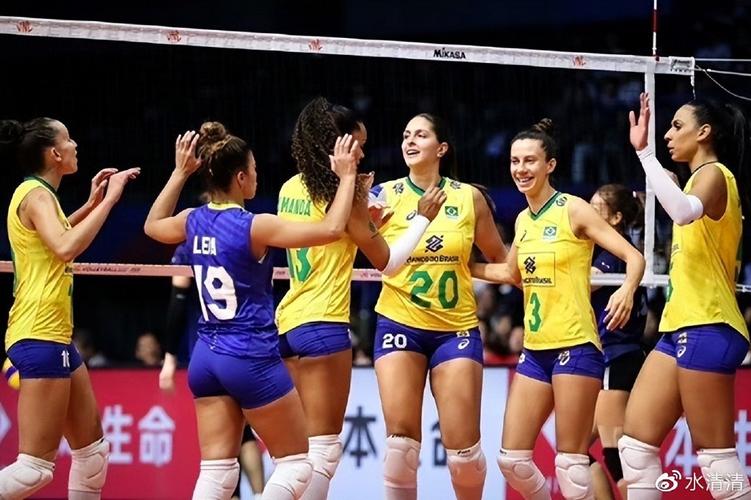 中国女排vs巴西外国解说