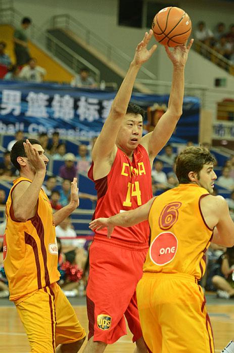 中国男篮vs马其顿焦作