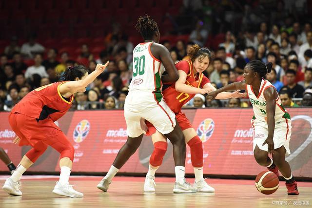 大运会中国女篮vs美国女篮