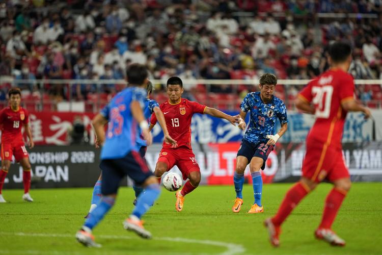 中国国青足球队vs日本的相关图片