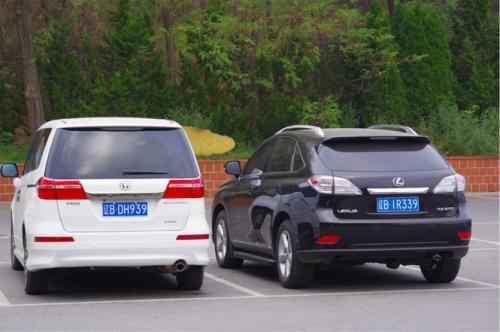 中国多轿车vs外国多轿车的相关图片