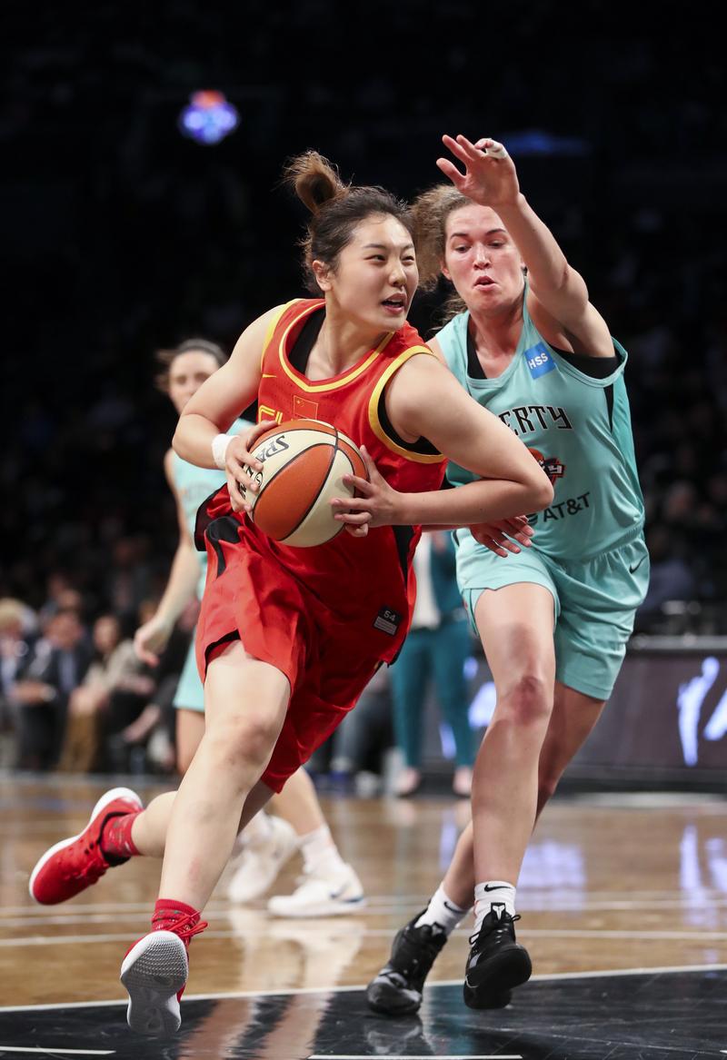 中国女篮vs自由人队的相关图片
