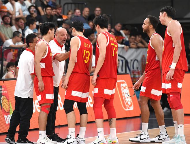 中国男篮vs新西兰赛前的相关图片