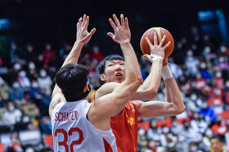 中国男篮vs日本男篮进场的相关图片
